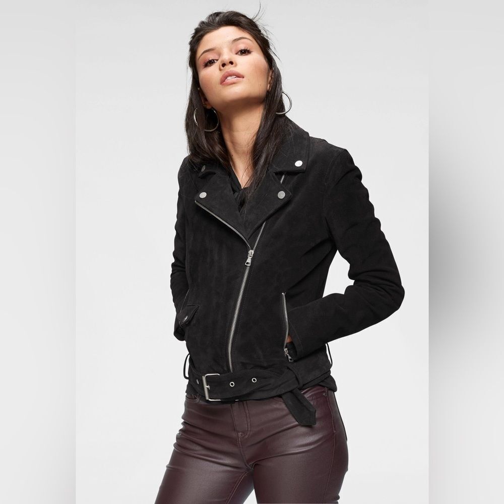 NWT UGG Stacey Suede Moto Jacket Women's Sz XS Black
Belted Lined Zippers